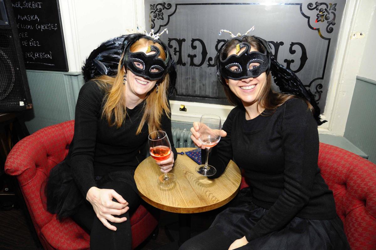 New Year's Eve in Bridport - Cat Daniels and Sam Reader - Picture: Graham Hunt Photography
