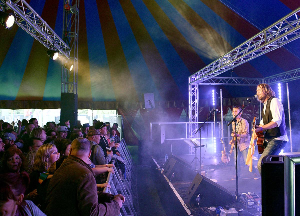 Shelby's Elbow perform in front of a packed crowd in the Big Top
Pic Neil Harvey NH1365C