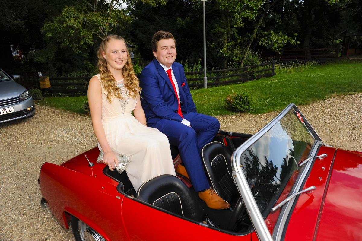 Kayleigh Tate and Luke Bearpark, Pictures: GRAHAM HUNT PHOTOGRAPHY